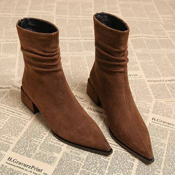 Elia Boots
