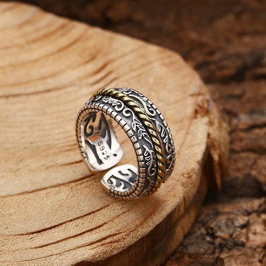 Crislo Silver Ring