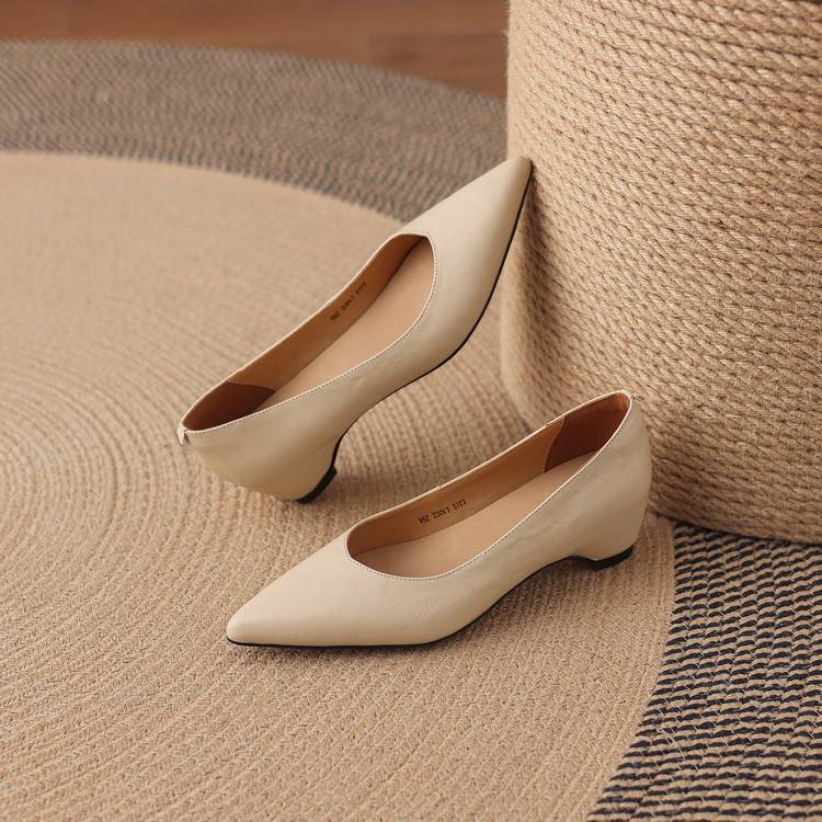 Marlot Genuine Leather Pointed-Toe Heel Pumps