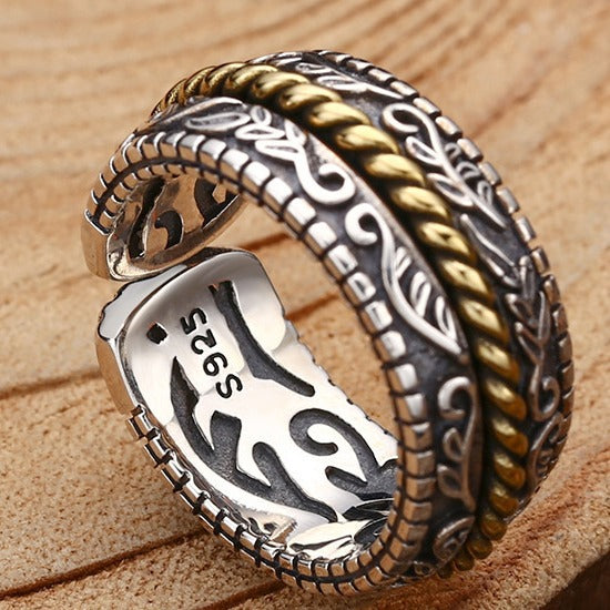 Crislo Silver Ring